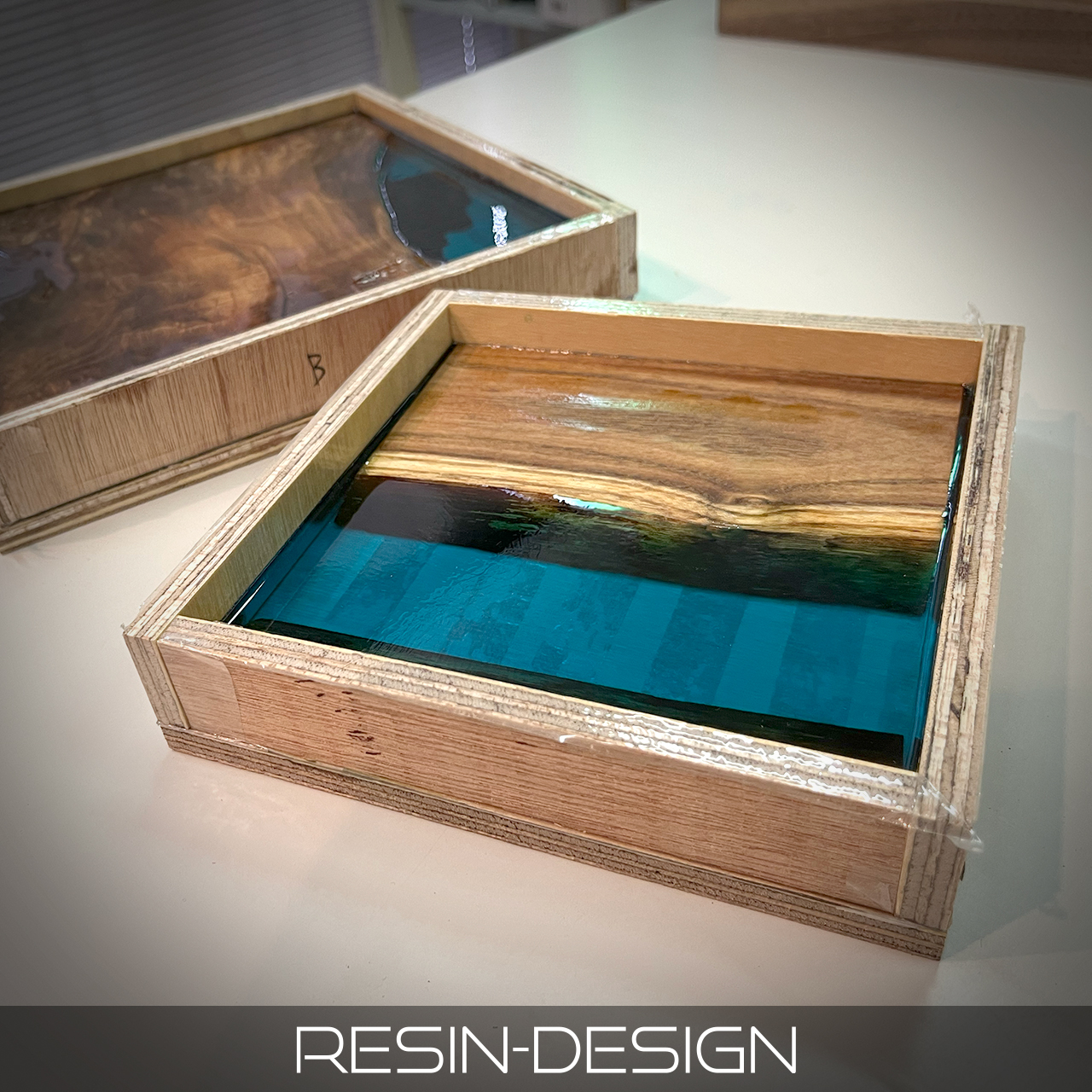 新商品】レジンと天然木の表札のベース製作中！ - RESIN-DESIGN